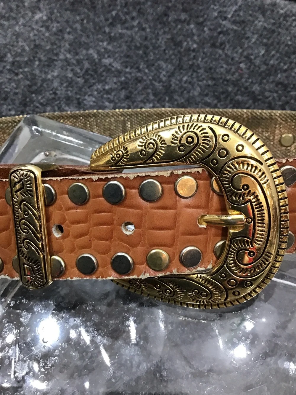 Vintage 80’s gold mesh and croc embossed leather western statement belt 30